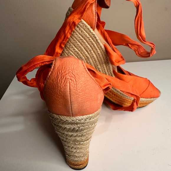 UGG Australia ‘Luciana’ Heel Wedge Sandals - Picture 4 of 5